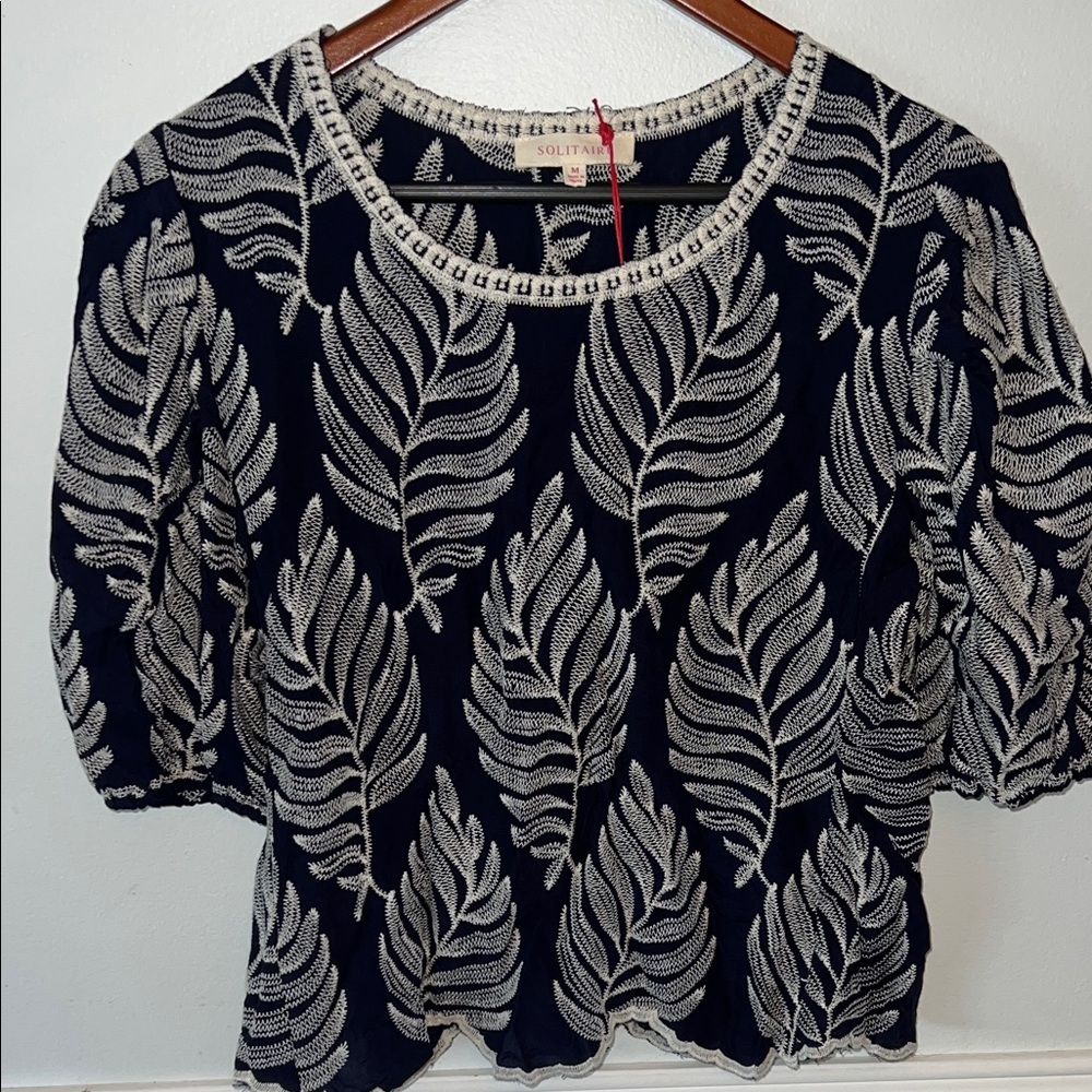 Solitaire navy and cream Leaf Pattern Top
